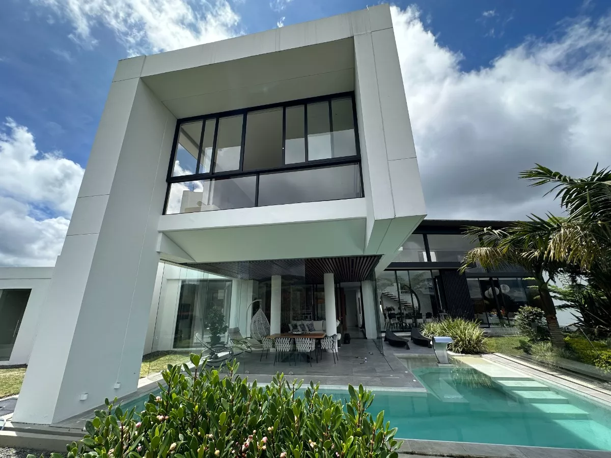 Casa Frente al Mar en La Boquilla, Cartagena - Un Paraíso Caribeño